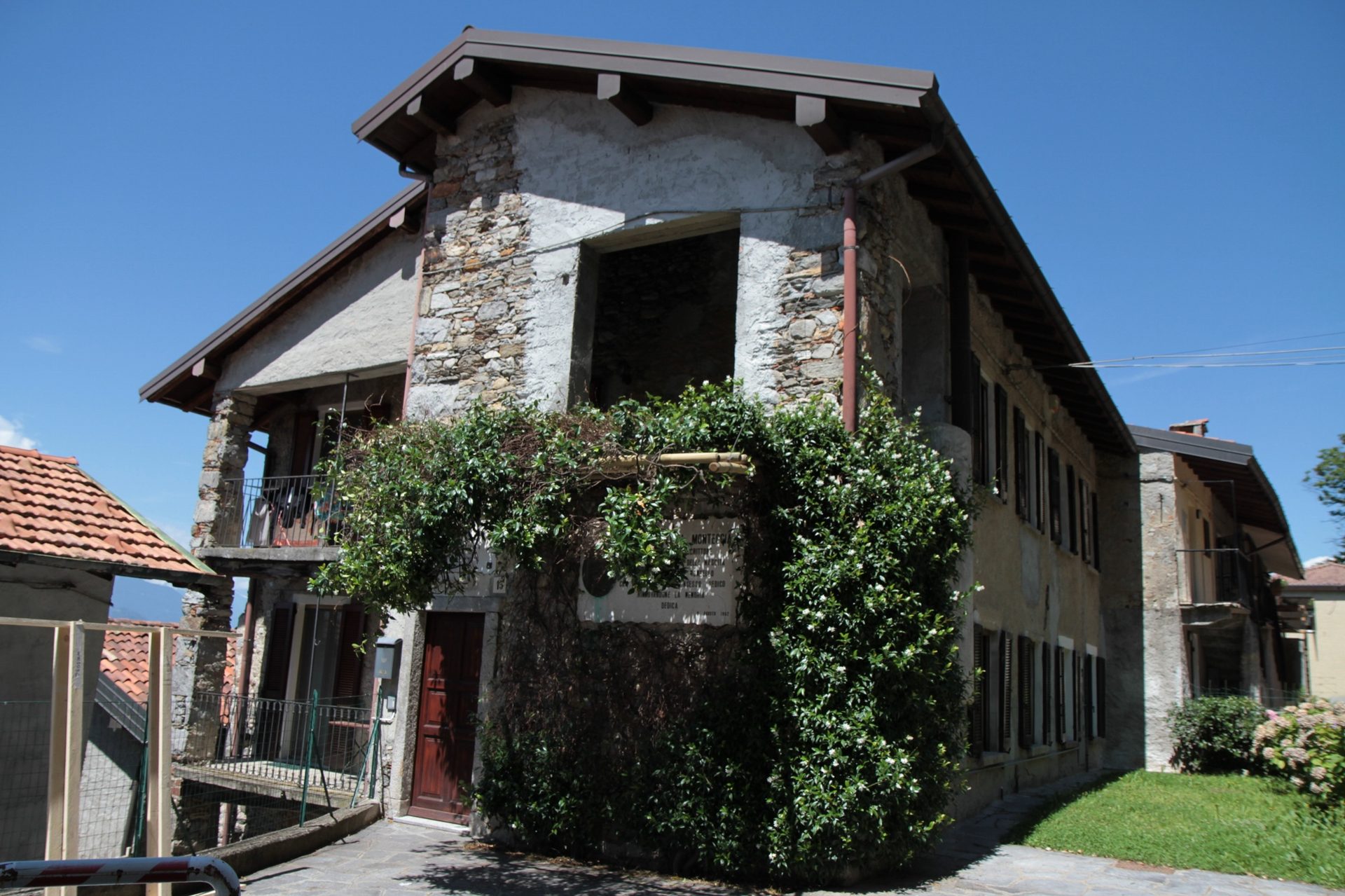 Giovanni Battista Monteggia's birthplace, Laveno - 02.jpg